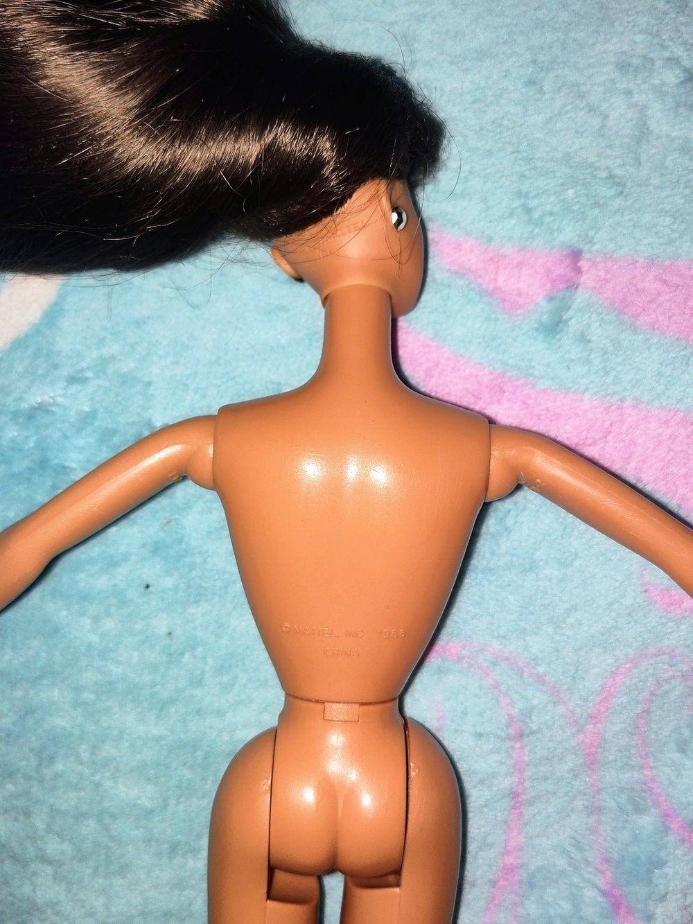 Vintage Barbie Doll with Dark Brown Hair and Pink Lips - Picture 13 of 15